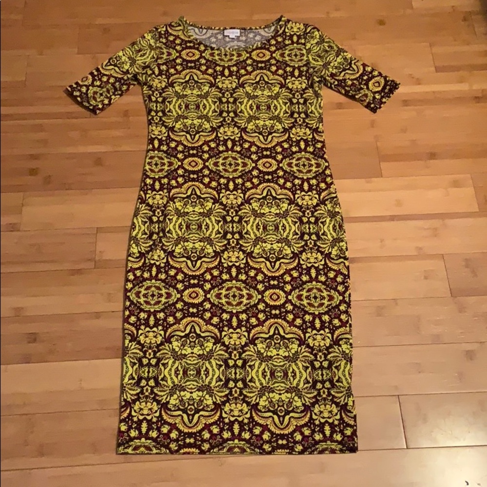 LulaRoe Julia Size Small